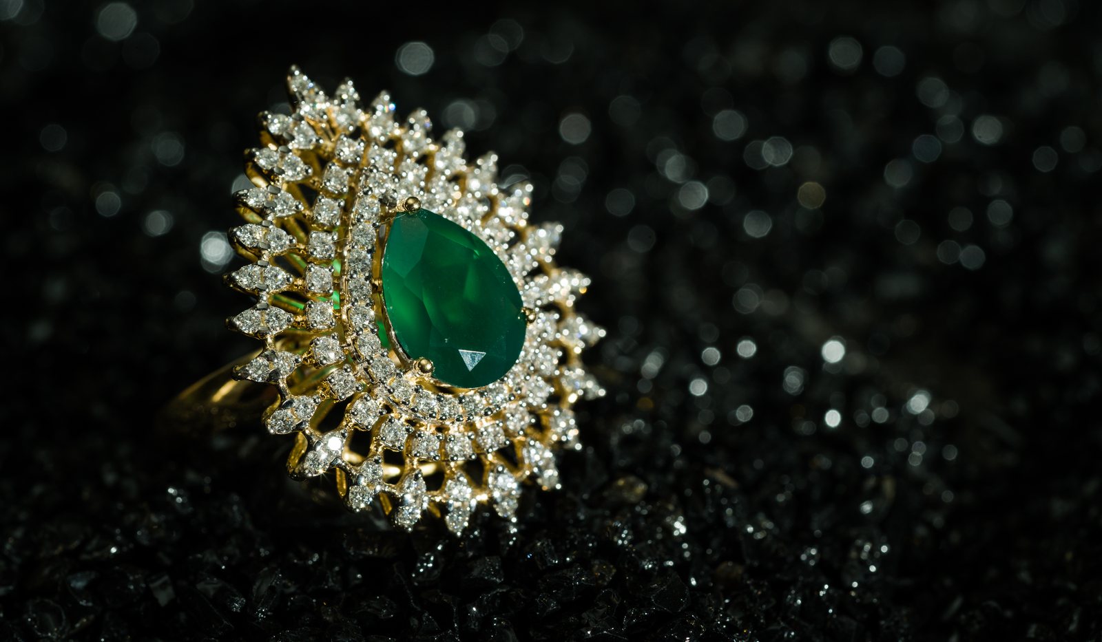 Luxury Jewelry & Product Photo 5